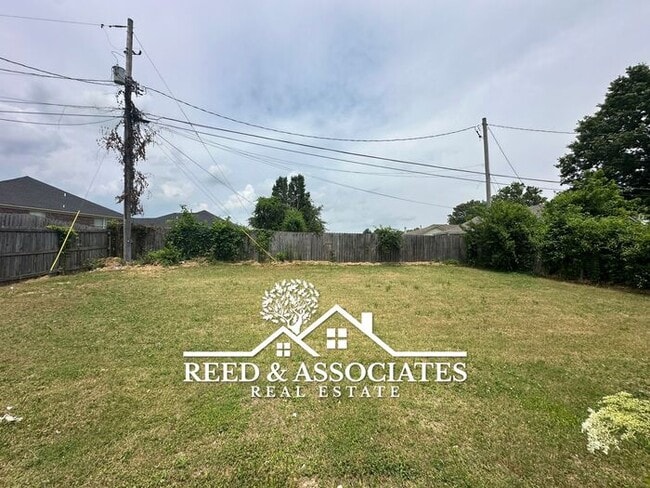 Building Photo - Charming Millington Home with Large Backyard~