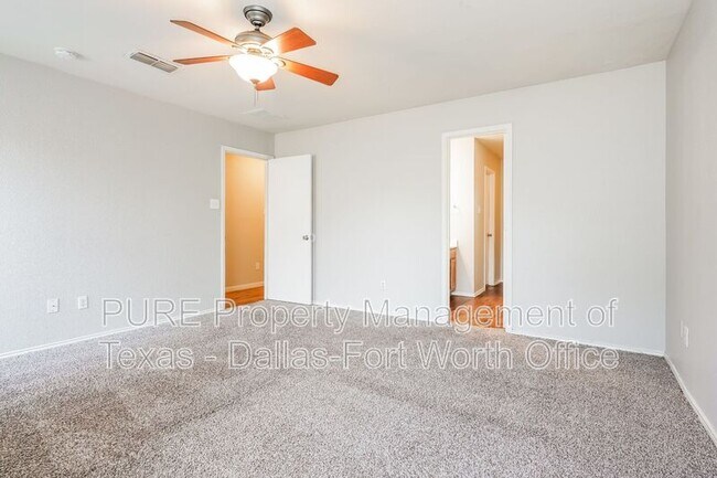 Building Photo - 329 Beaumont Dr