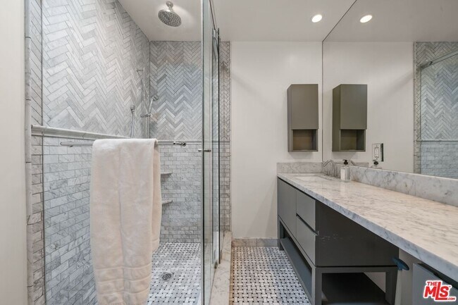 Building Photo - 9023 Alto Cedro Dr