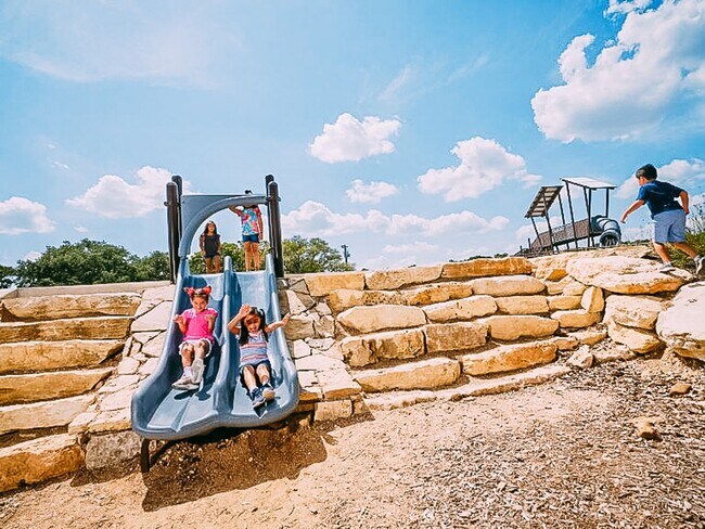 Building Photo - 3036 SF Home - 6 BR/3 BA with THREE-CAR GARAGE - BULVERDE!!!