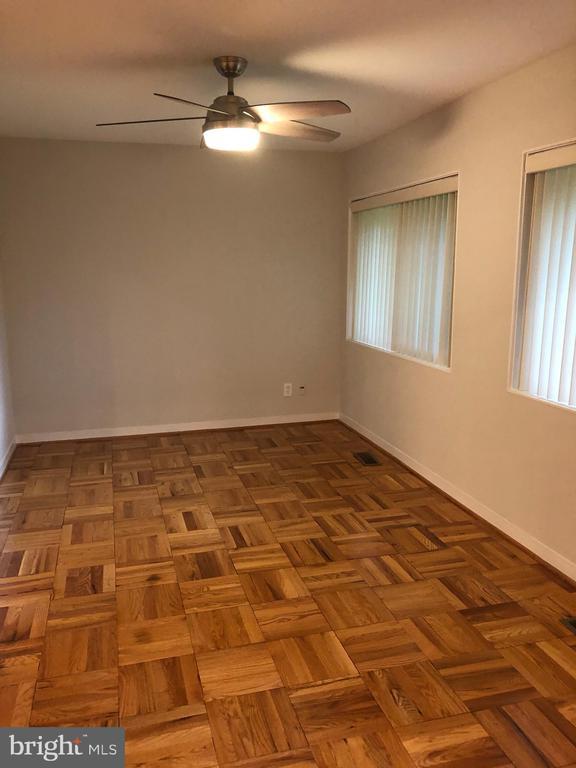 Building Photo - 14 Stonehenge Cir