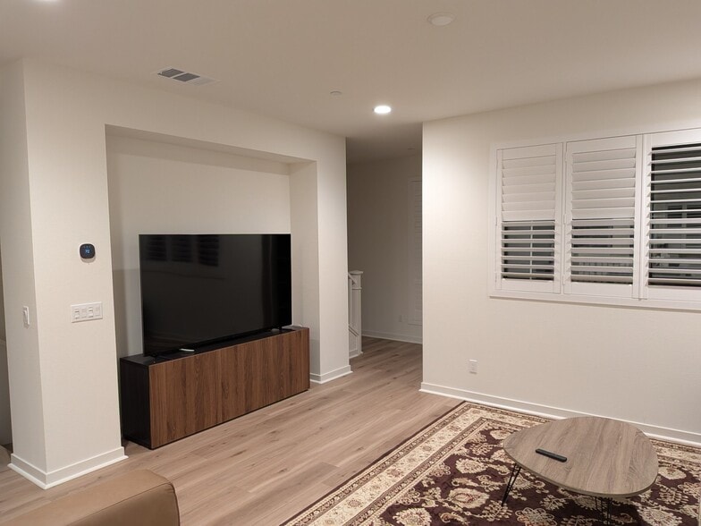 Building Photo - 2524 Elderberry Ln