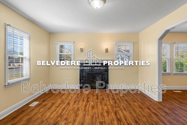 Building Photo - 810 Elwell Ave
