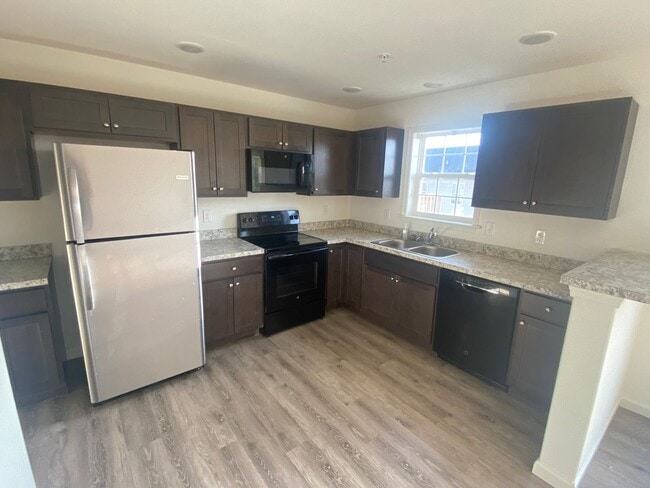 Building Photo - Beautiful 3 Bedroom, 2.5 Bath Townhome in Dallastown Schools!