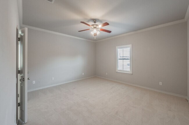 Building Photo - Charming 3-Bedroom, 2-Bathroom Townhome – ...