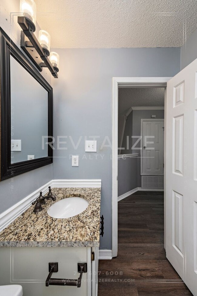 Building Photo - Creole Style 3 Bed 2.5 Bath Home on Oversized Lot