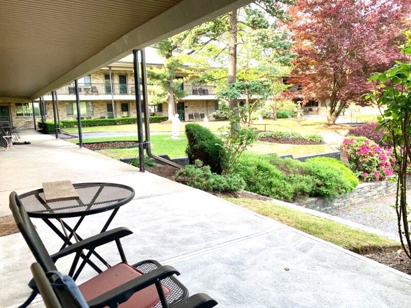 Building Photo - 77 Pitman St