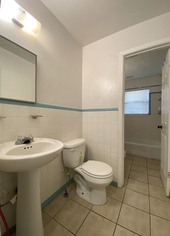 Building Photo - 204 Veterans Ave