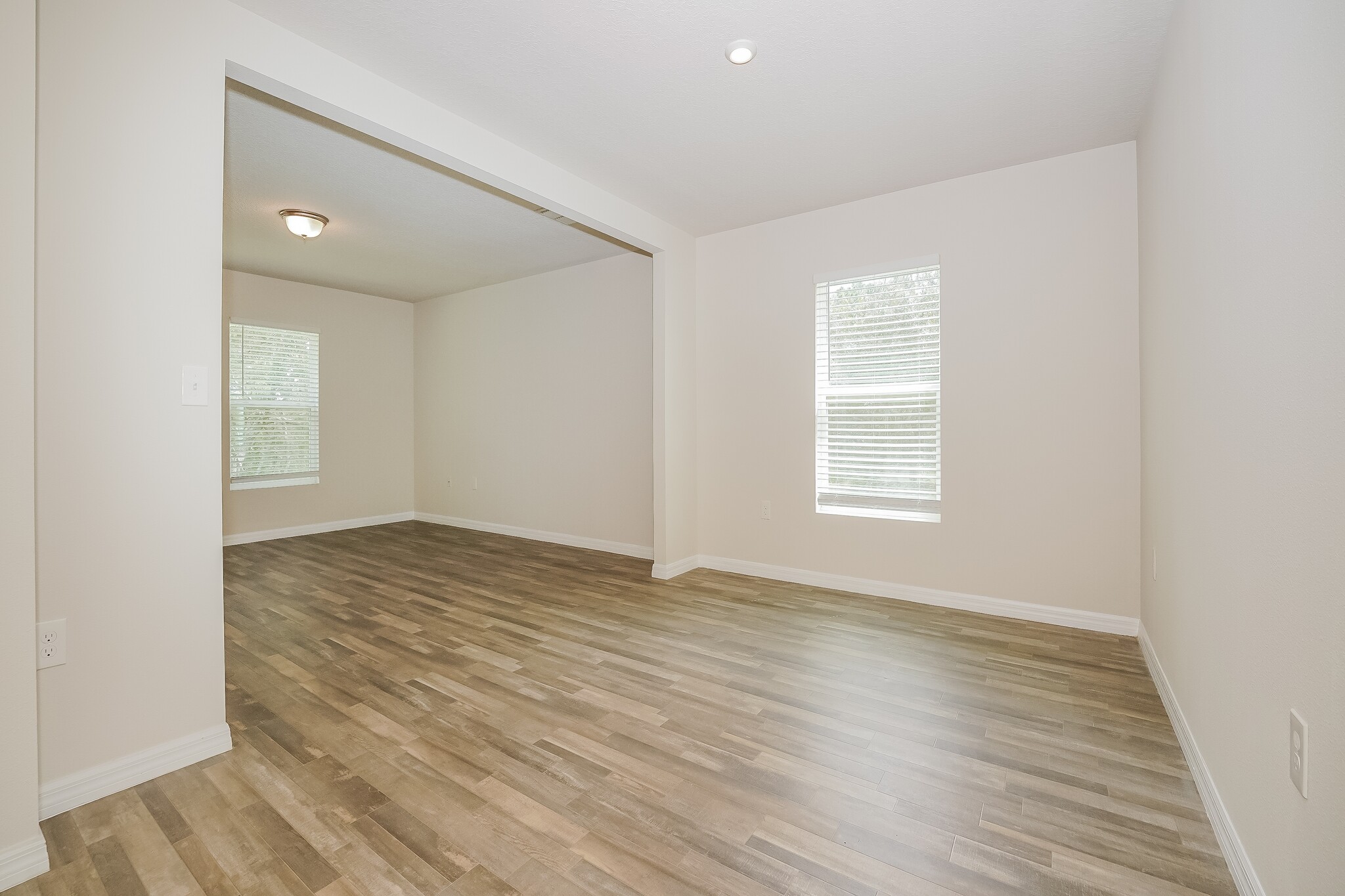 Building Photo - 6830 N Pavilion Loop