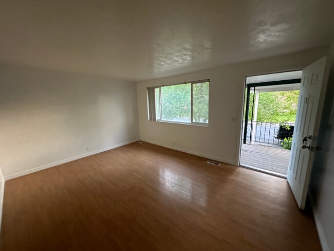 Building Photo - 171 S Coleman St