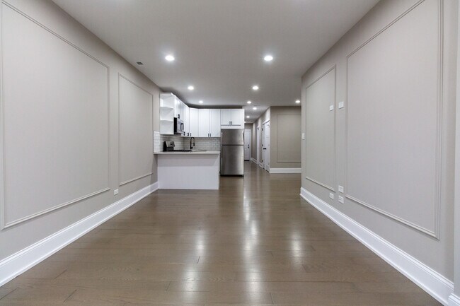 Building Photo - 2817 N Talman Ave