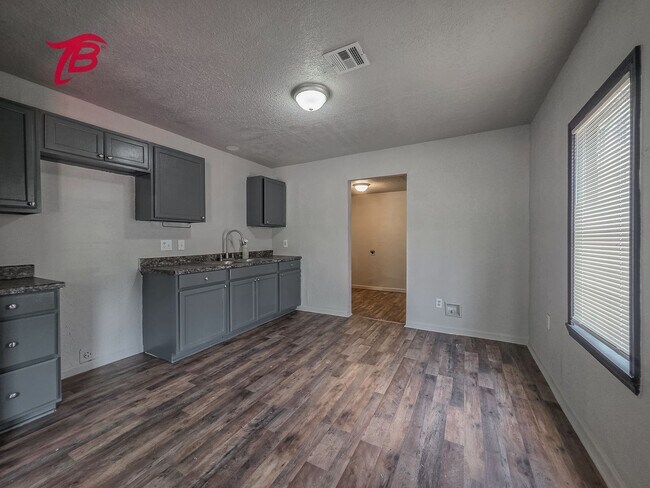 Building Photo - 1153 Windemere Ave
