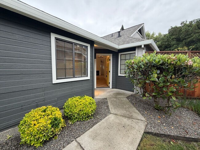 Building Photo - South Napa 3 Bedroom in Court