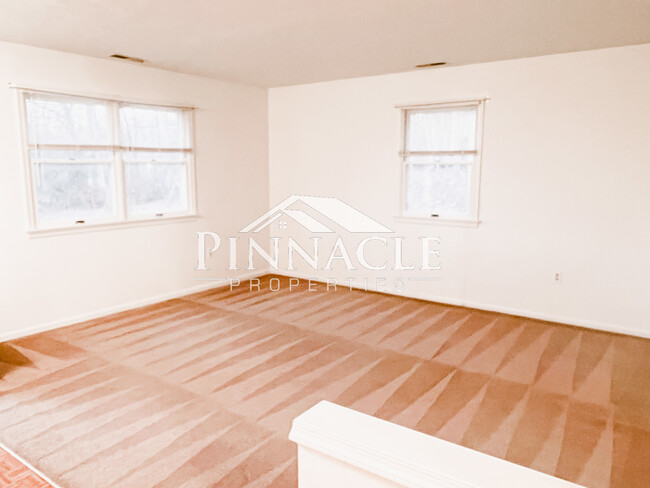 Living Room - 1949 Sunnymeade Rd