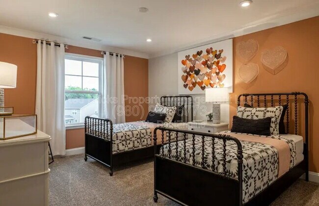 Building Photo - 19016 Yellow Birch Dr