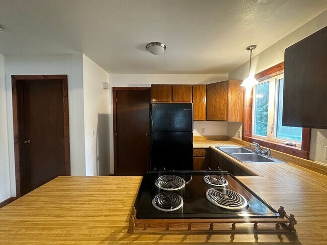 Building Photo - 285 Cindy Dr