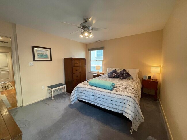 Building Photo - 13 S Kenyon Ave