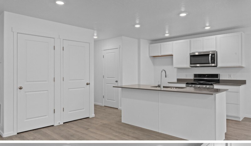 Building Photo - 487 N Scuttlebutt Ln