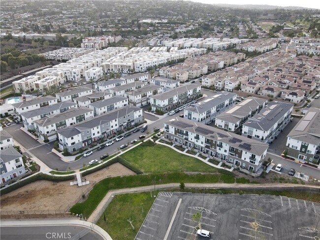 Building Photo - 1487 Skyline Ln