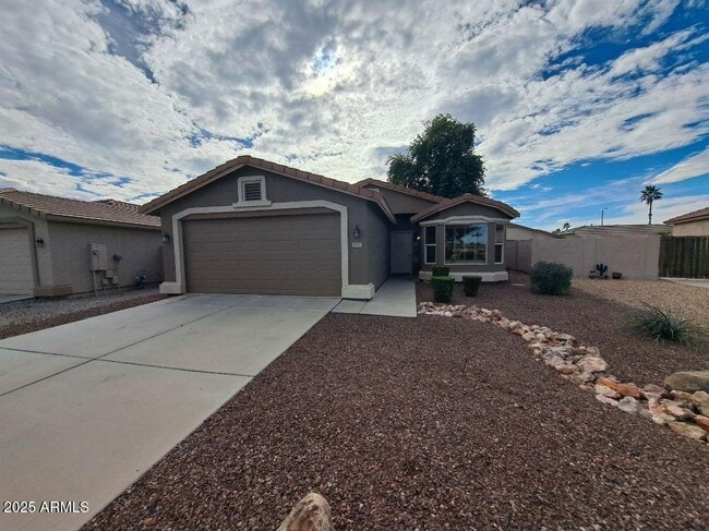 Building Photo - 3707 E Rolling Green Way