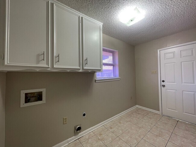 Building Photo - 4508 Mill Pond Ct