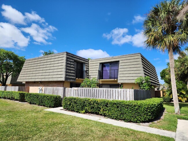 Building Photo - 1626 16th Way