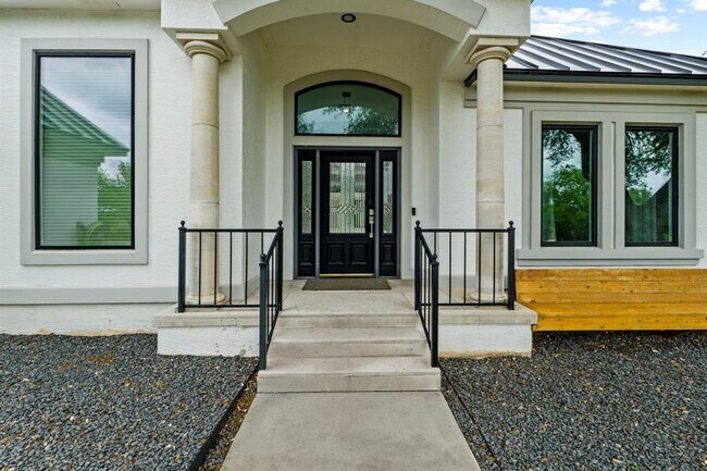 Building Photo - 9309 Bluegrass Dr