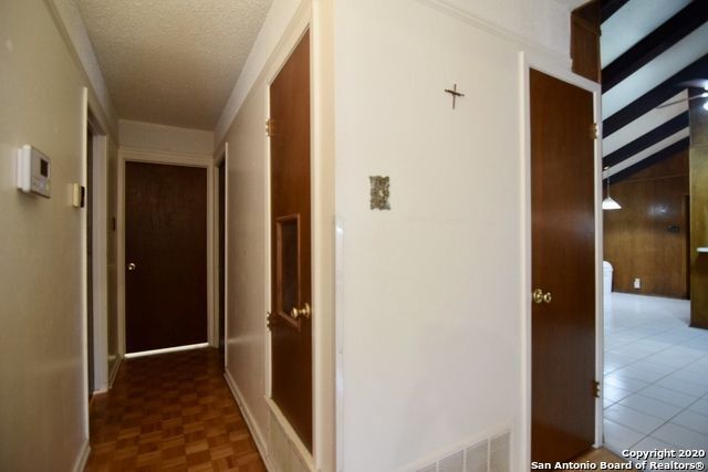 Building Photo - 514 Thames Dr