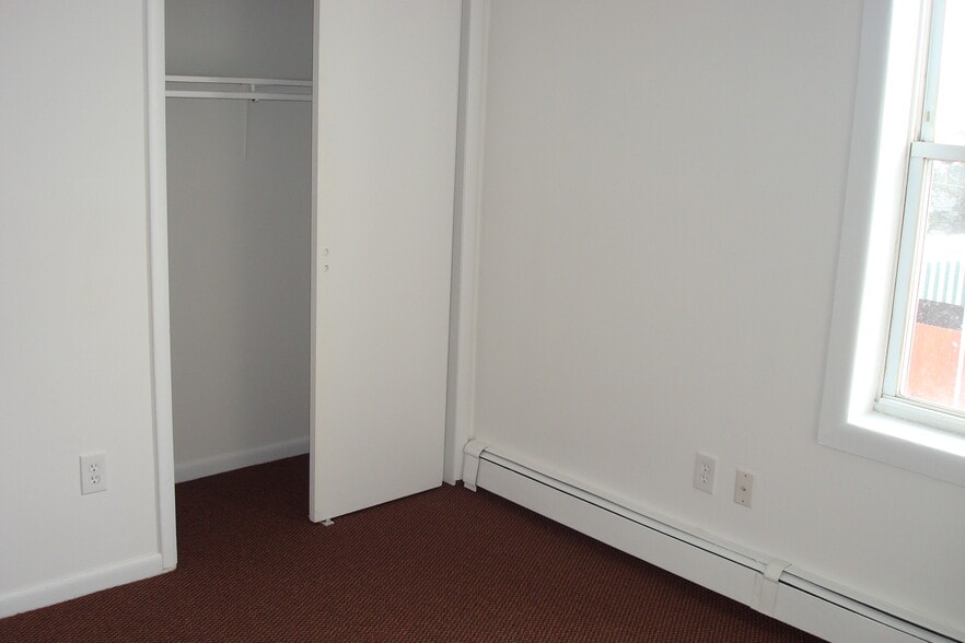 Building Photo - 162 Myrtle Ave