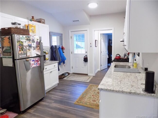 Building Photo - 168 Greenwood Ave