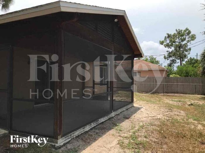 Building Photo - 17424 Kentucky Rd