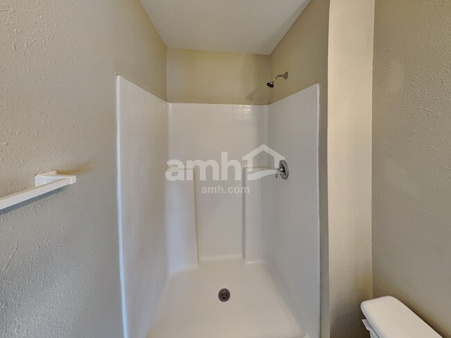 Building Photo - 6606 Gentle Oaks Dr N