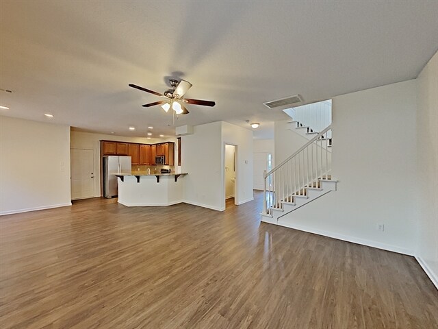 Building Photo - 46 Eastlake Landing