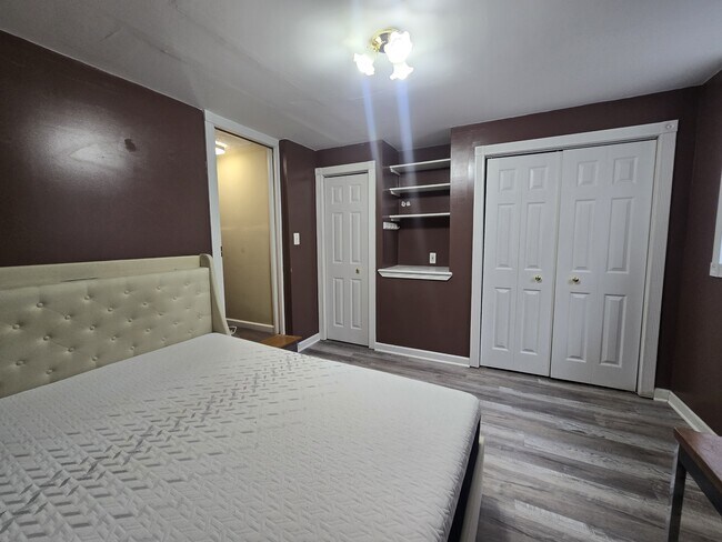 Building Photo - 9444 Windsong Ln