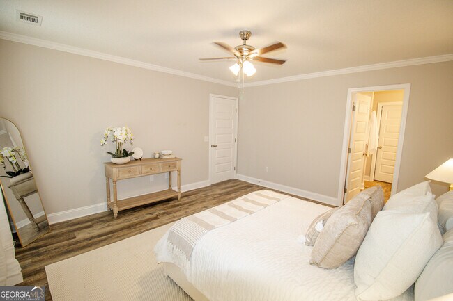 Building Photo - 116 Woodsedge Dr