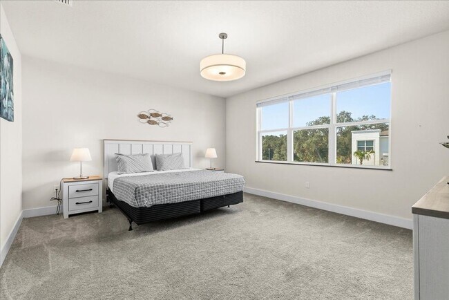 Building Photo - 1385 PEACEFUL Way