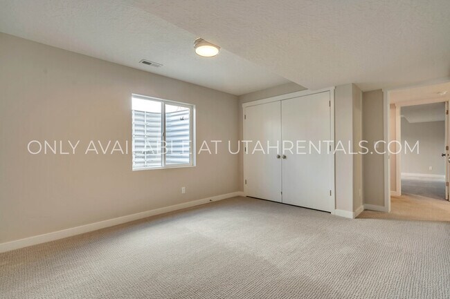 Building Photo - 3489 S 500 E