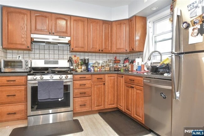 Building Photo - 200 Prospect Ave