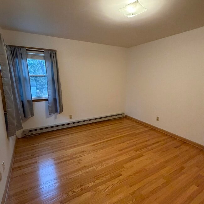 Building Photo - 529 W Olin Ave