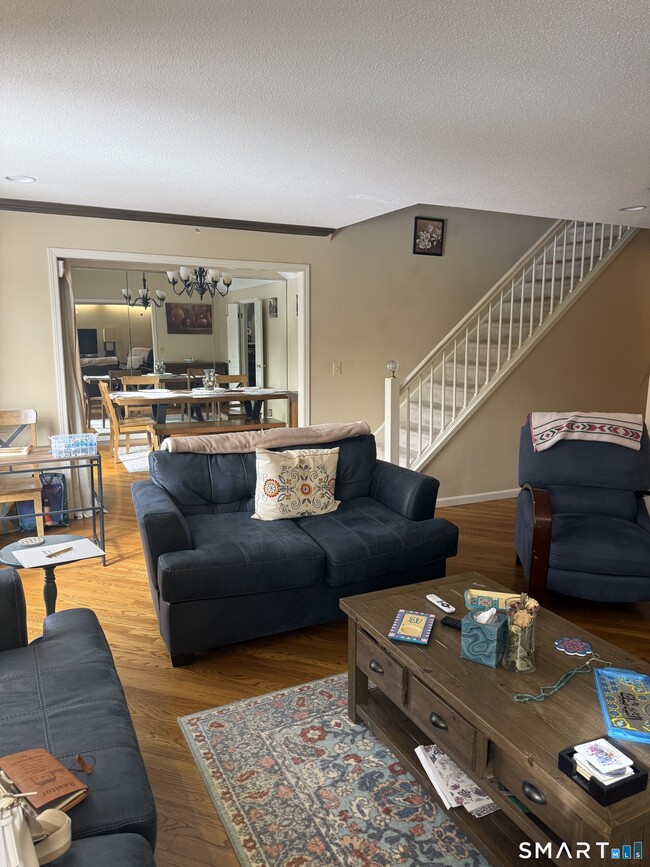 Building Photo - 8 Crossroads Ln