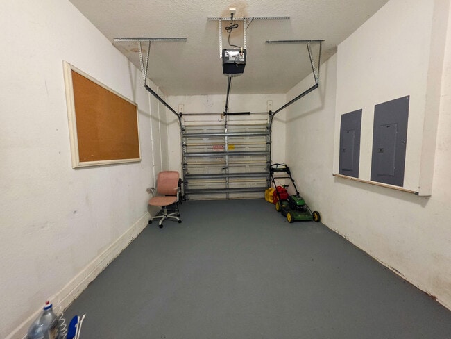 Building Photo - 4434 Lake Lucerne Cir