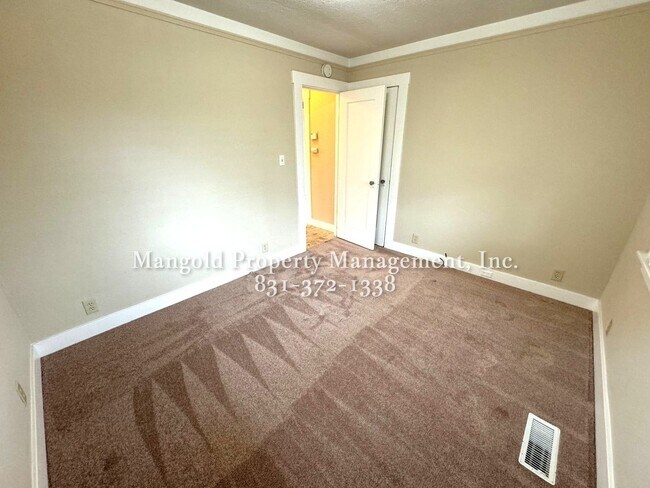 Building Photo - Great Home Located In New Monterey Neighbo...