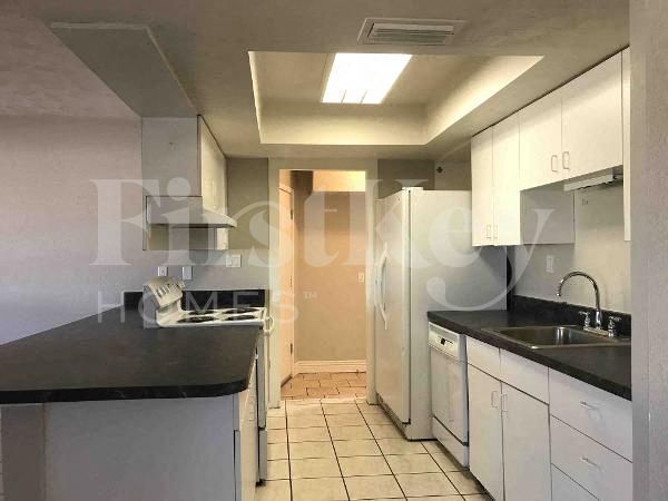 Building Photo - 4635 West Palo Verde Avenue
