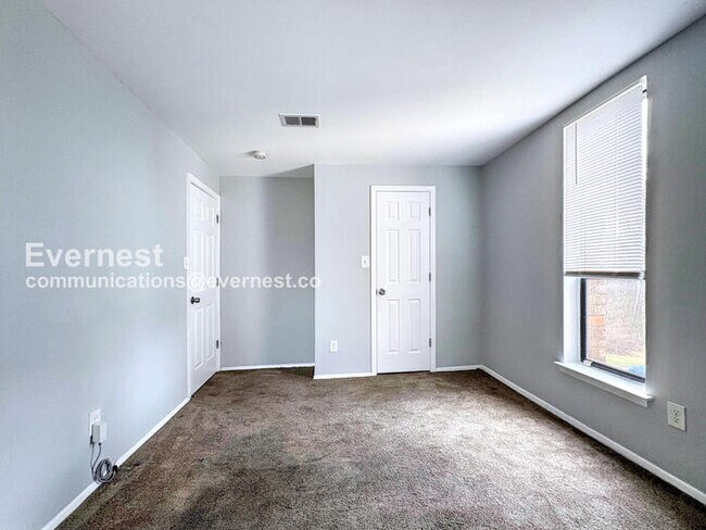 Building Photo - 3314 Huntley Sq Dr