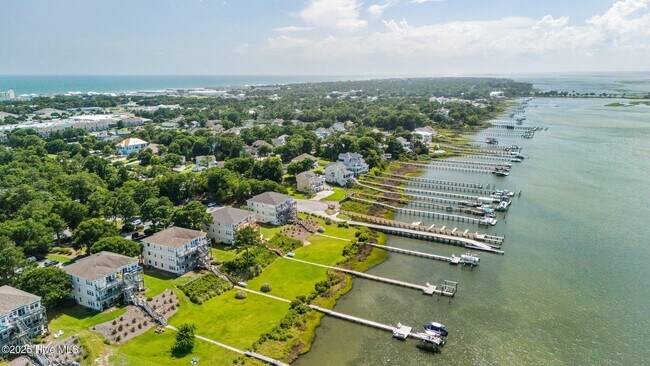 Building Photo - 8632 Sound Dr