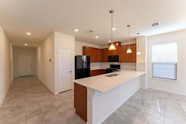 Building Photo - Elegantly Spacious 3-Bed, 2-Bath Home in Round Rock