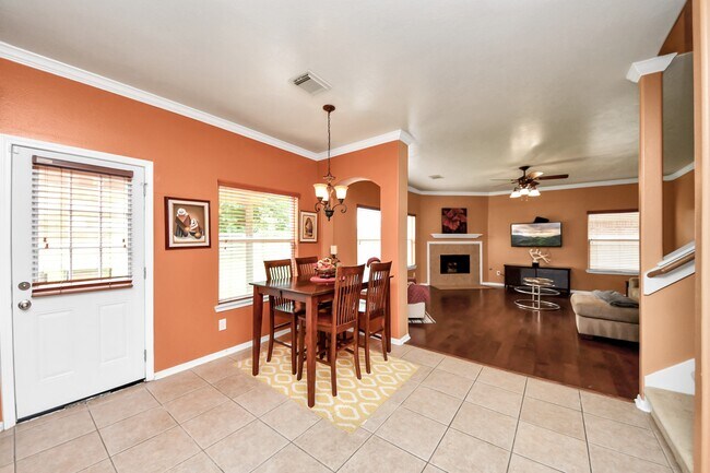 Building Photo - 8614 Riverbend Canyon Ln