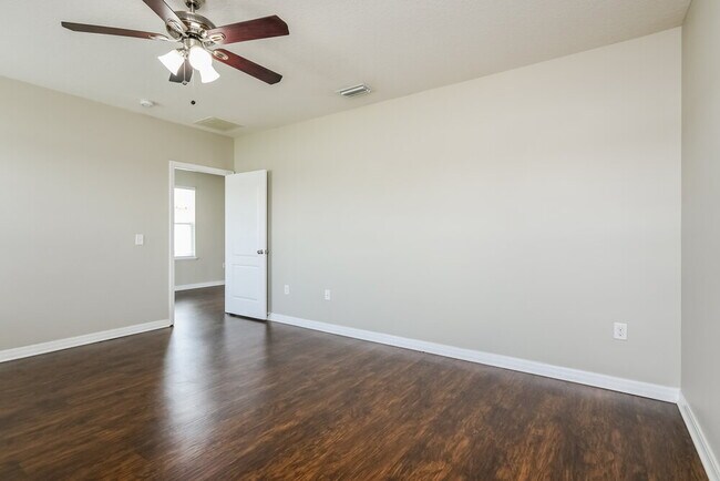 Building Photo - 3188 Queen Alexandria Dr