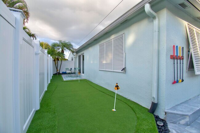 Building Photo - 310 Gulfstream Dr