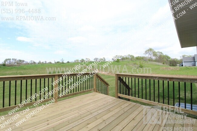 Building Photo - 5374 Destiny Dr